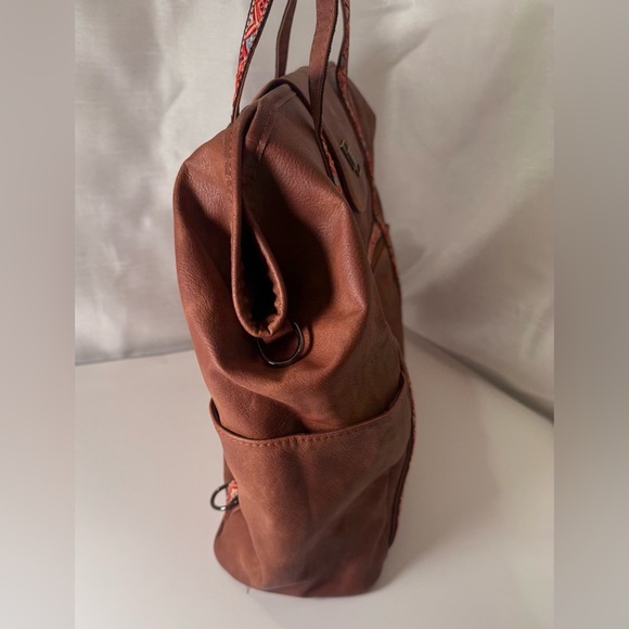 Carson Large Leather Designer Laptop Tote Bag - Picture 4 of 9